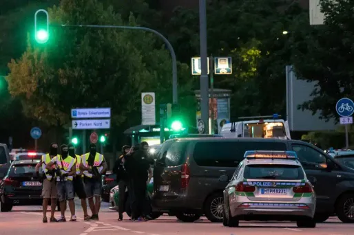 Neuf personnes ont été tuées, et 16 blessées, lors d'une fusillade dans un centre commercial à Munich.