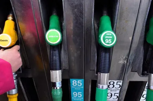 Les prix des carburants baissent de nouveau en France