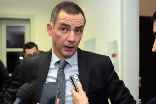 Corse : Simeoni interpelle Valls sur la question des prisonniers "politiques"