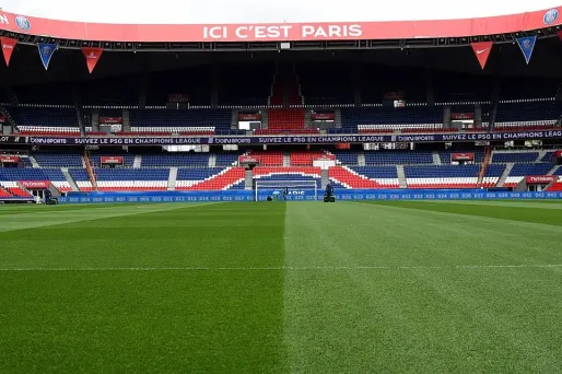 Des supporters du PSG manifestent pour dénoncer des annulations de billets