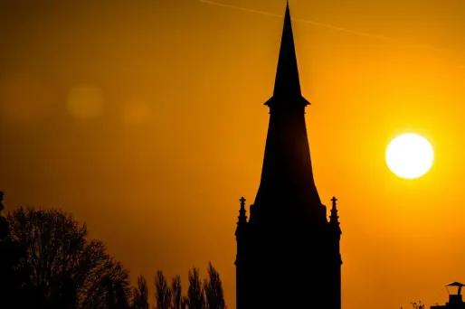 L'église était fermée avant que le corps ne soit découvert.
