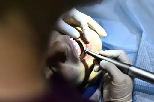 Un trafic de matériel dentaire entre la France et le Maghreb démantelé