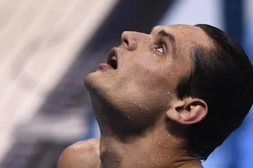 Décidément, Florent Manaudou semble un peu démotivé.