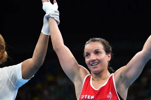 Sarah Ourahmoune est assurée de décrocher au moins le bronze en -51 kg.