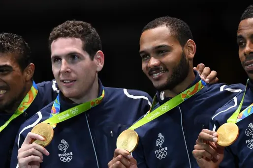 Les épéistes tricolores en or (1280x640) Kirill KUDRYAVTSEV / AFP