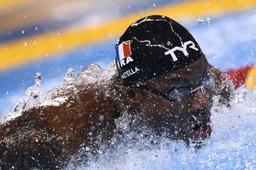 Mehdy Metella sera en finale du 100 m papillon.