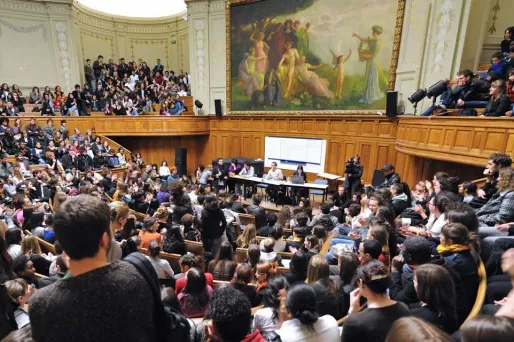 Réforme du master : vers une sélection dès la première année ?