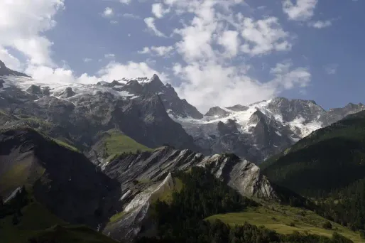 Le massif des Écrins, dans les Alpes.