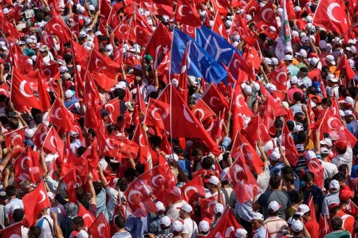 Ils étaient des centaines de milliers de manifestants à avoir répondu à l'appel de Recep Tayyip Erdogan, dimanche.