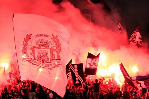 23,6 % des interpellations avaient pour motif l'usage et/ou la détention d'engins pyrotechniques.