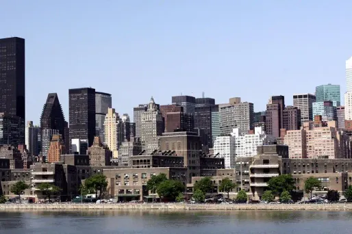 La mairie de New York a annoncé un plan de 25 millions de dollars pour financer l'éducation, la formation et la prévention contre la drogue.