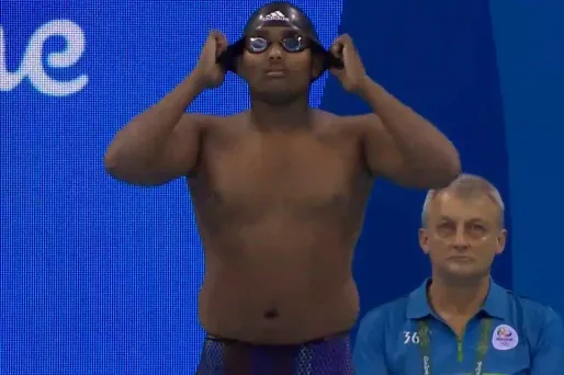Robel Habte, pas vraiment un physique de nageur, mais la natation dans le coeur.