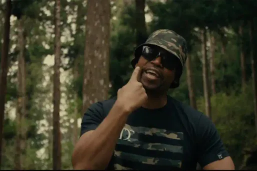 Rohff, de son vrai nom Hosni Mkouboi, est actuellement sous contrôle judiciaire dans le cadre d'une autre affaire.