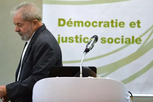 Lula s'est dit victime de la "haine des élites" face au succès de ses politiques sociales qui ont sorti près de 30 millions de Brésiliens de la misère.