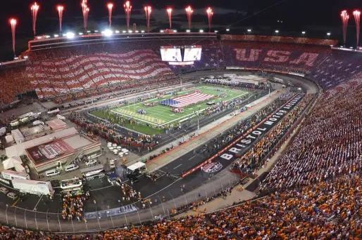 Match de foot US au motor speedway de Bristol (1280x640) Michael Shroyer/Getty Images/AFP