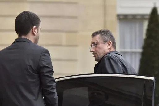 Les renseignements extérieurs français, dirigés par Bernard Bajolet depuis avril 2013, ont identifié le commanditaire des attaques du 13-Novembre.