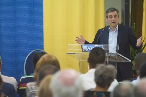 Fillon à Macron : "bonne chance" et "bienvenue au club"