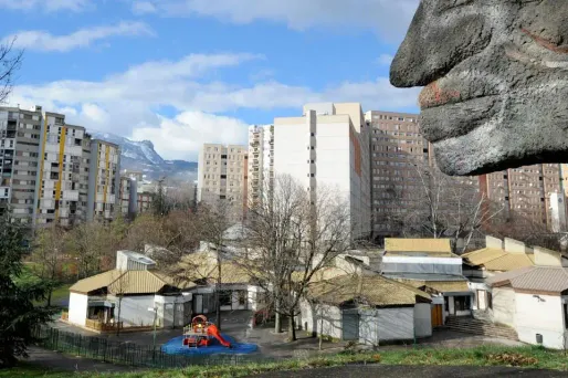 Selon les pompiers, une trentaine de personnes occupaient le bâtiment désaffecté. Image d'illustration.