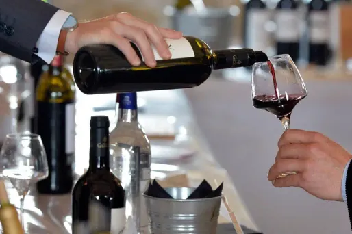 Trois "châteaux" du Bordelais rachetés par un Américain