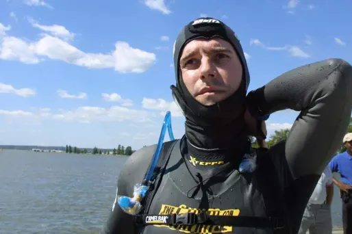 30.10.Benoit Lecomte nage record.MANNY CENETA  AFP.1280.640.jpg