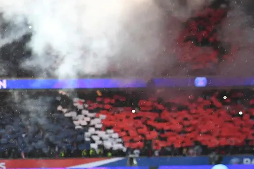 Le tifo des ultras du PSG lors du match contre l'OM, dimanche soir.
