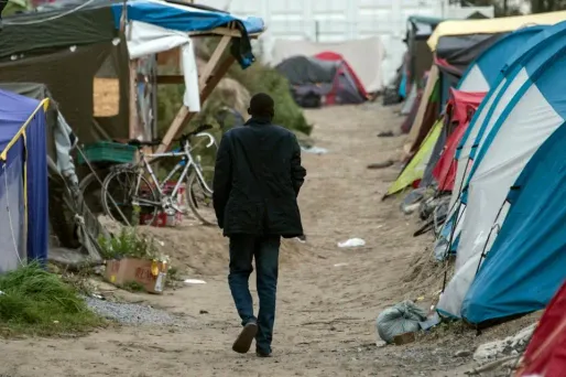 Selon les sources, entre 5.400 et 8.150 migrants vivent dans la "Jungle" de Calais, née il y a 18 mois.