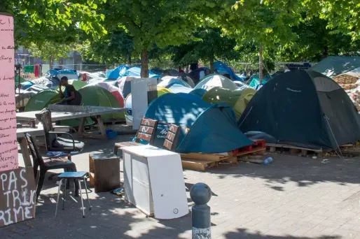 D'après l'avocate des migrants, l'État ne propose pas suffisamment de places de relogement.