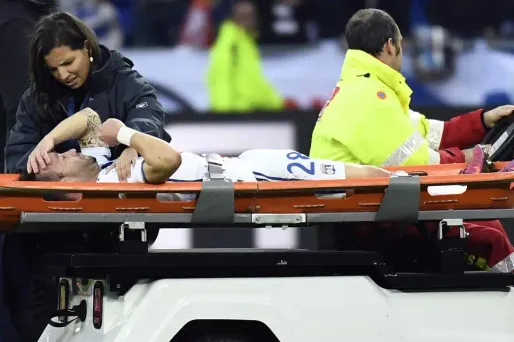 Valbuena, luxation de l'épaule crédit : PHILIPPE DESMAZES / AFP - 1280