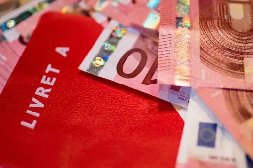 Les Français continuent de privilégier le Livret A pour leur épargne.