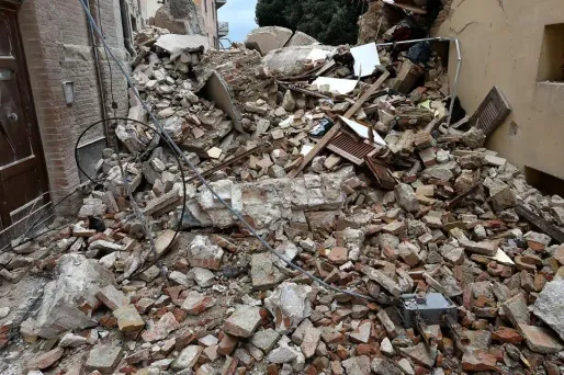 Séisme en Italie : 100 répliques dans la nuit, des sinistrés logés sur la côte