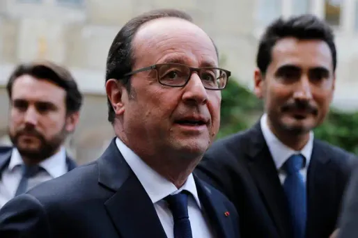 Le chef de l'Etat gagne 3 points au moment où son éventuelle candidature à la présidentielle est la plus contestée.