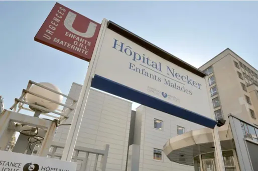 Suspension de la délivrance de lait par le lactarium de Necker après deux décès suspects