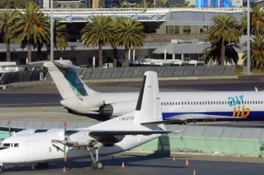 L'homme de 32 ans se serait mis en colère au comptoir d'enregistrement.