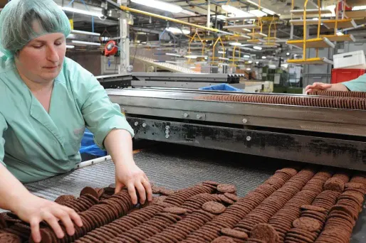 usine ouvrier femme 1280