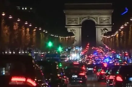 La manifestation de lundi soir s'est organisée spontanément, sans intervention des syndicats