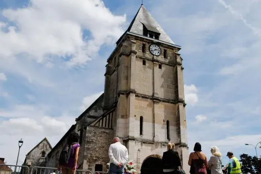 Saint-Etienne-du-Rouvray : l'église a rouvert deux mois après l'attentat contre le père Hamel