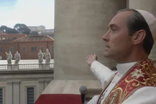 Le 24 octobre, Canal+ va diffuser les premiers épisodes de cette série événement avec Jude Law en pape.