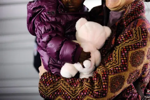 Un projet de réforme déposé mardi à l'Assemblée nationale pourrait bien menacer les conditions des personnes adoptantes en France. C'est en tout cas ce que craignent les associations. Image d'illustration.