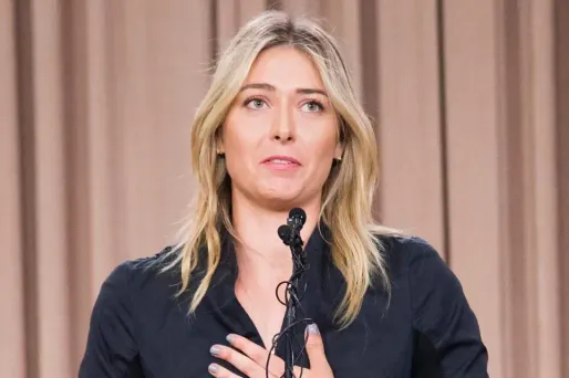 La Fédération internationale de tennis a démenti jeudi avoir voulu infliger une suspension de quatre ans à l'ex numéro 1 mondiale, Maria Saharapova.