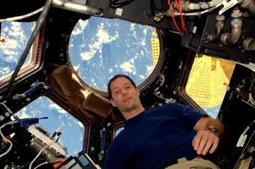 "C'était un peu la tuile", a reconnu l'astronaute qui tenait sa première conférence de presse depuis le module scientifique européen de l'ISS.