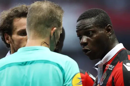 Foot - Ligue 1 : Nice s’impose à Saint-Etienne et reprend sa place de leader