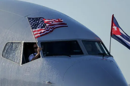 Deux représentants américains seront tout de même présents pour représenter les États-Unis.