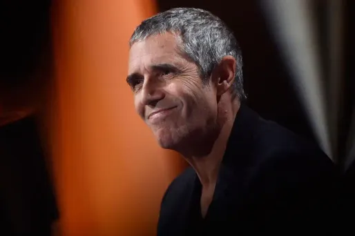 Julien Clerc : "Ce qui fait qu'une chanson dépasse les autres, c’est la grâce"