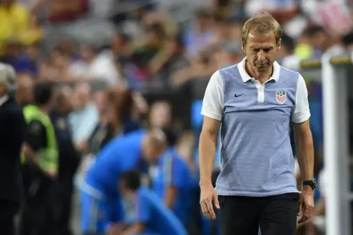Le bilan final de Klinsmann à la tête des États-Unis est de 55 victoires, 27 défaites et 16 nuls.