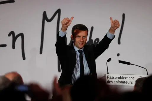 Les politiques n'ont pas épargné Emmanuel Macron après l'annonce de sa candidature.