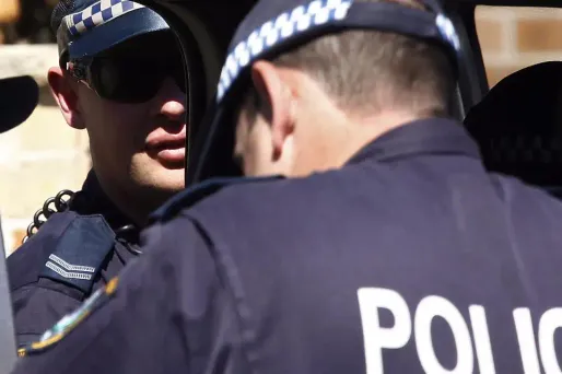 Police, 1280x640