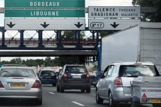 Des bouchons devraient se former aux alentours des stations de ski et des grandes zones commerciales