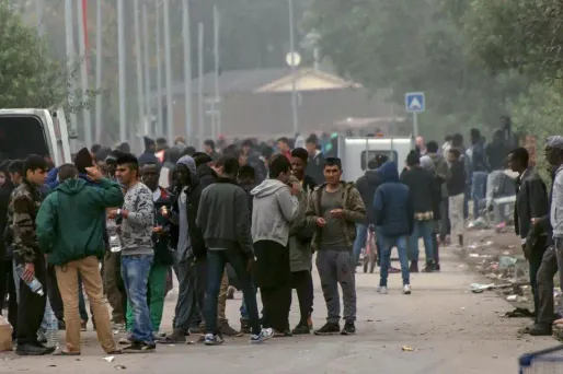 Trente bus ont été réservés pour évacuer les mineurs de la désormais "ex-jungle" de Calais