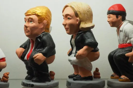 Donald Trump et de Marine Le Pen sont les derniers "caganers", les traditionnels santons "chieurs" des crèches des Pyrénées-Orientales et de l'ensemble de la Catalogne.