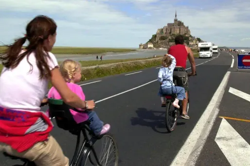 vélo, casque, enfants crédit : MYCHELE DANIAU / AFP - 1280